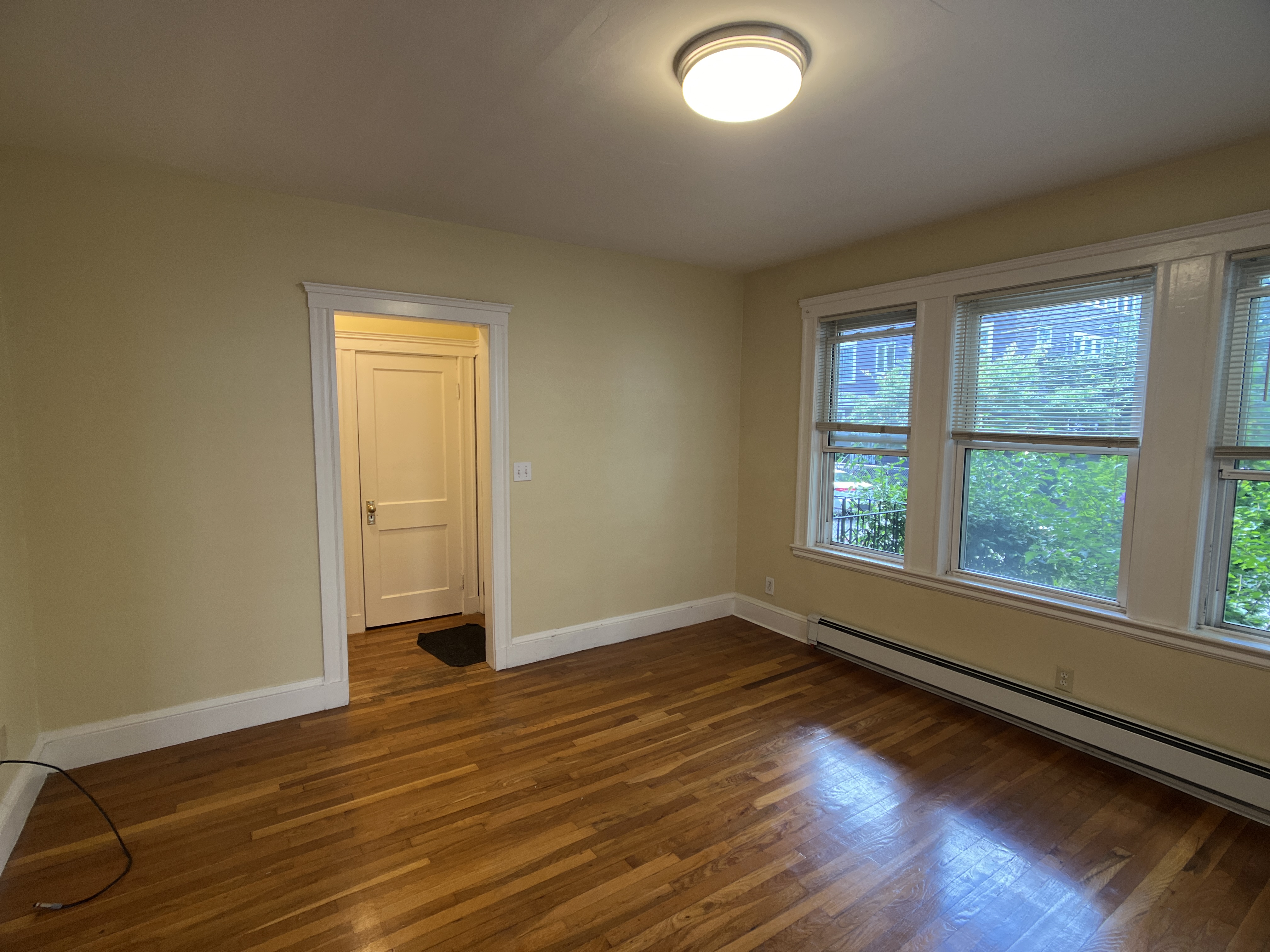 40 Gartland St, Jamaica Plain