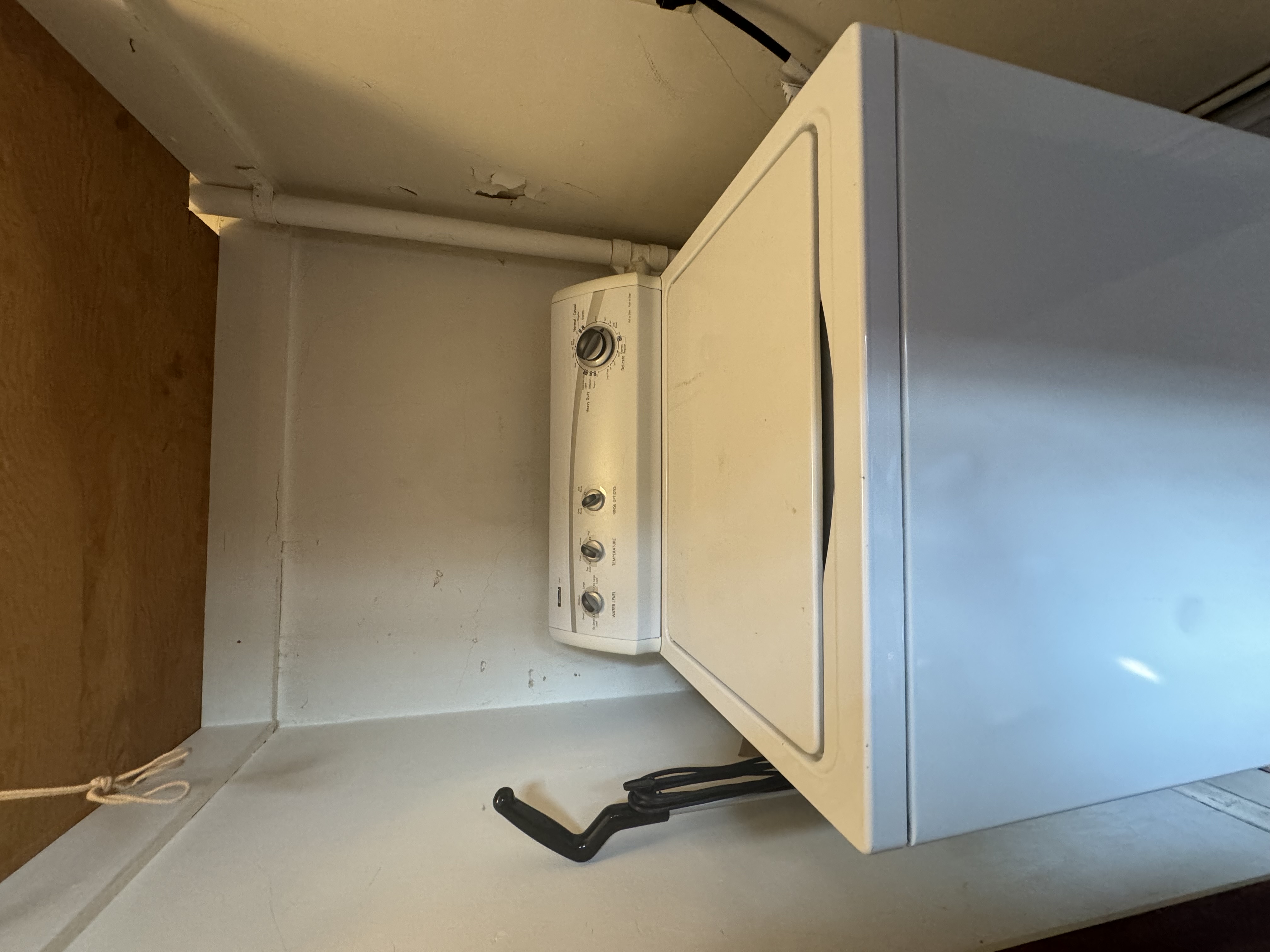 15 Upland Rd, West Somerville