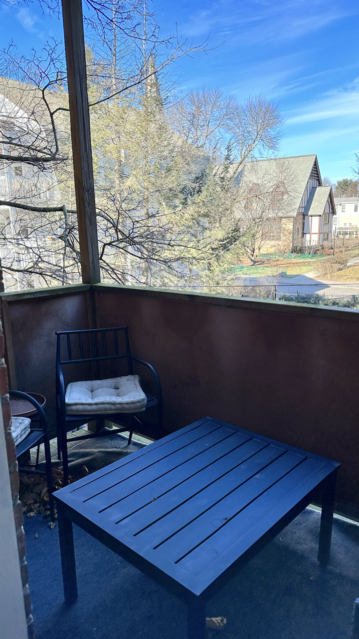 136 Pleasant St, Coolidge Corner