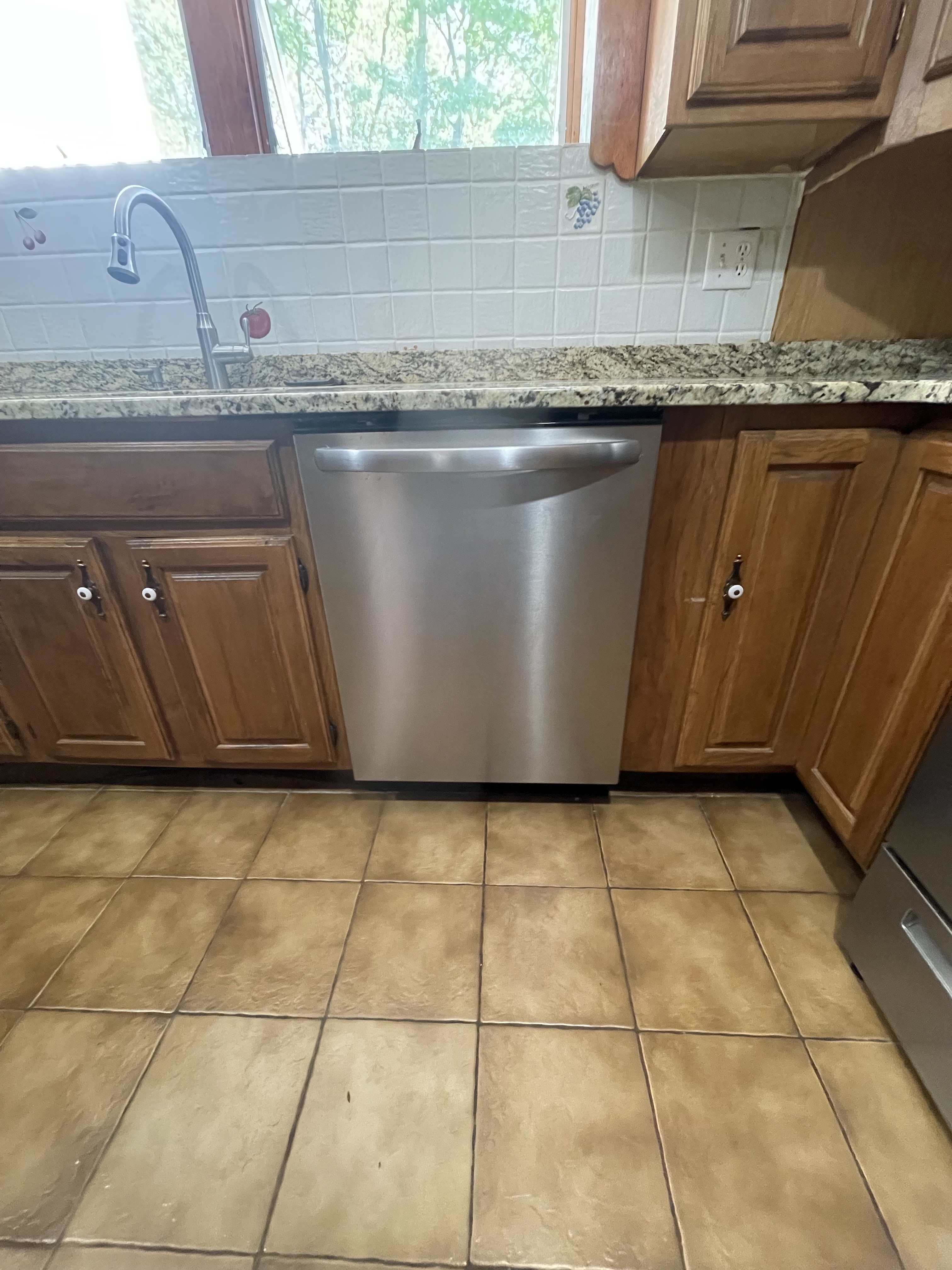 340 Albion St, West Side