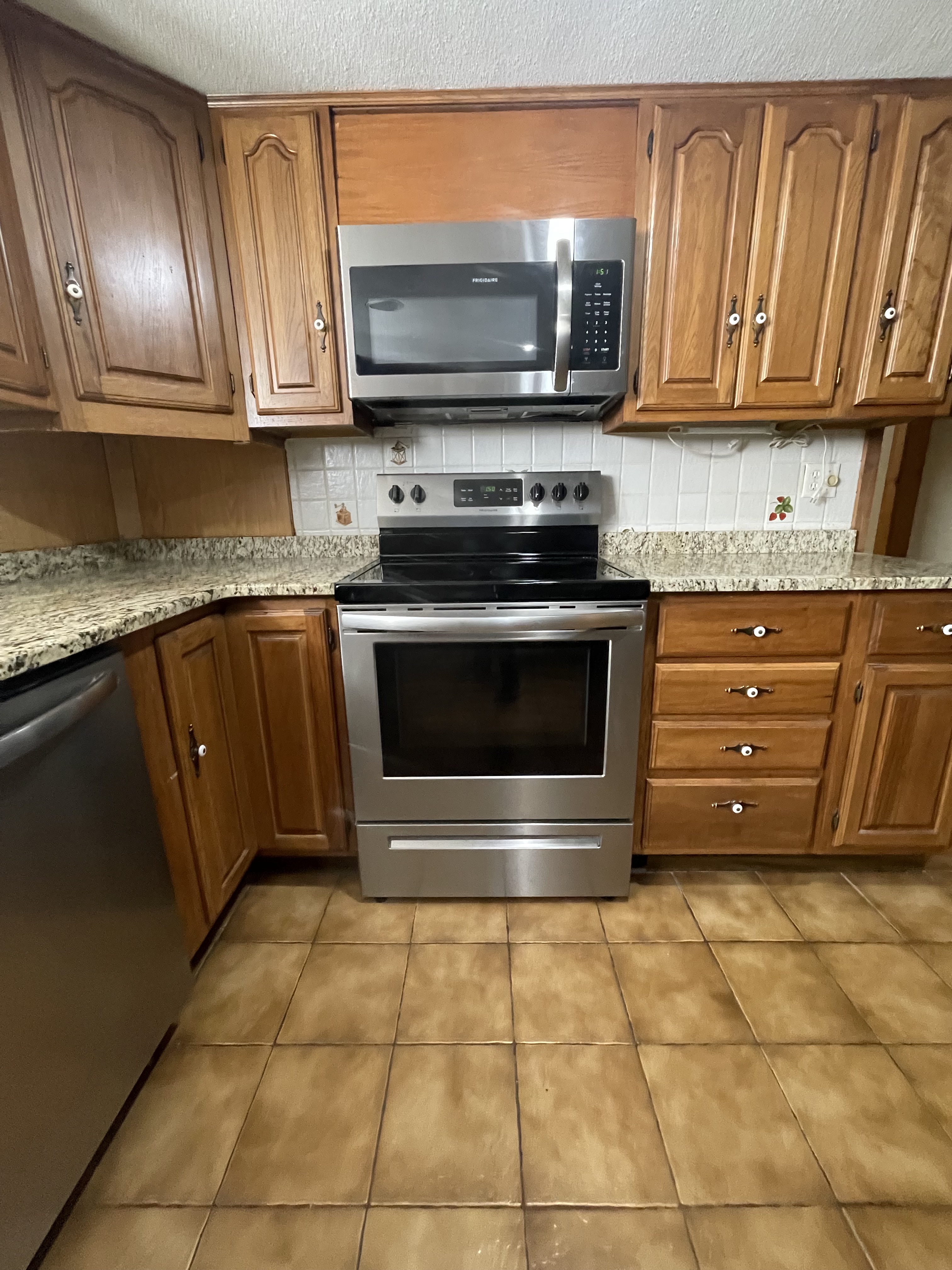 340 Albion St, West Side