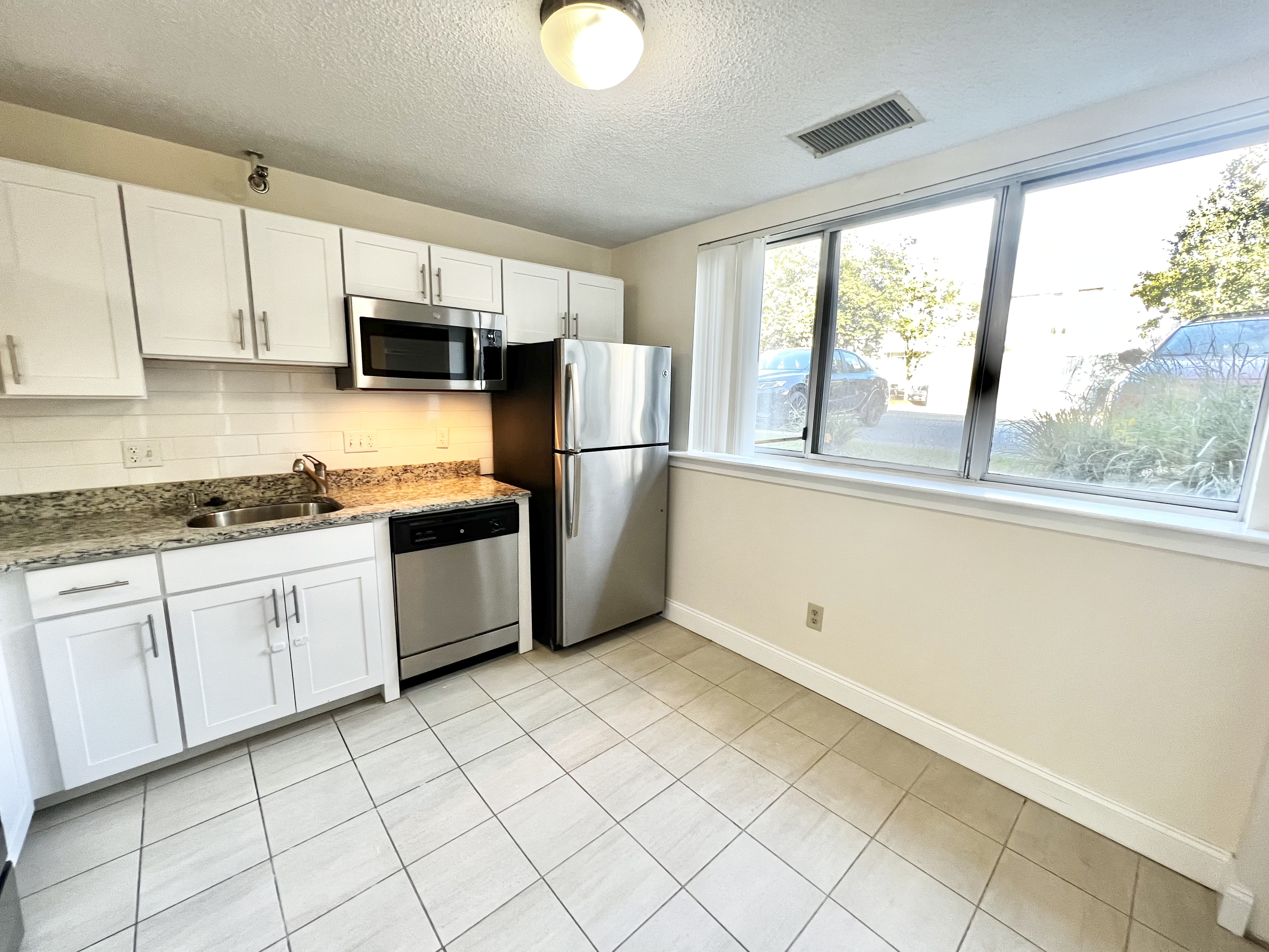 140 North Beacon St, Brighton