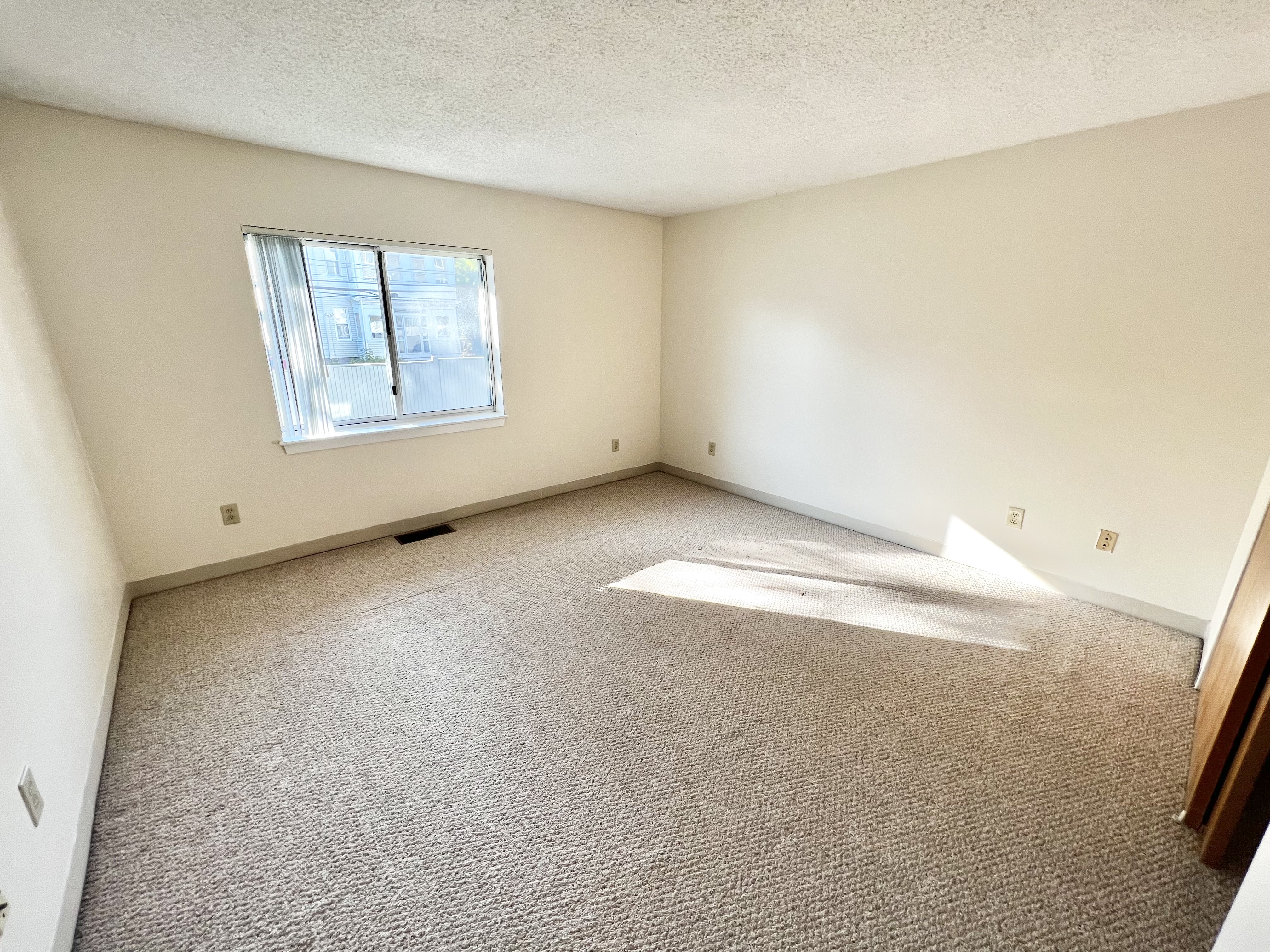 140 North Beacon St, Brighton