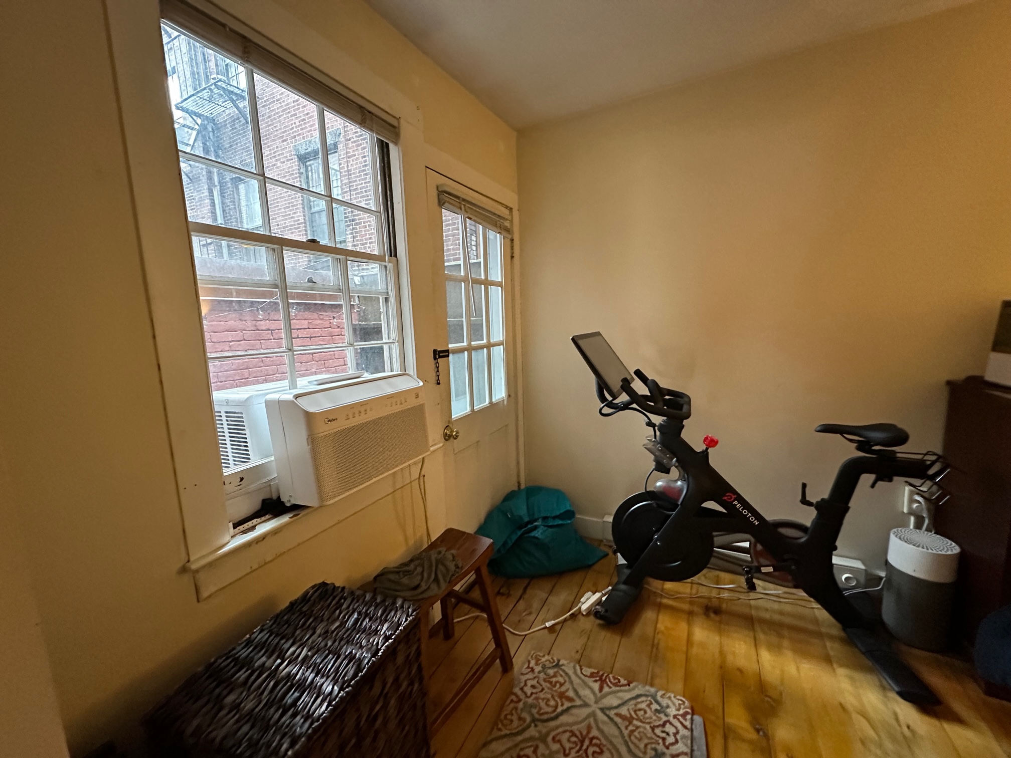 32 Irving St, Beacon Hill