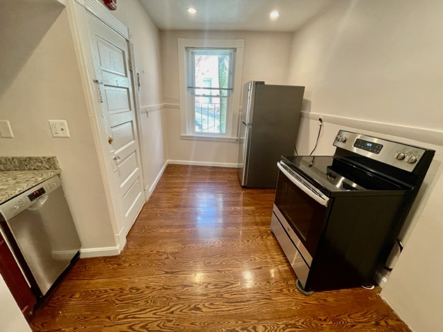 4 Garden Ct, North End