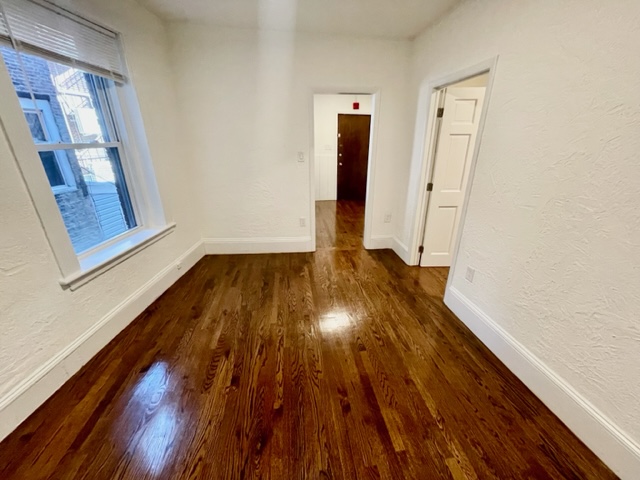 4 Garden Ct, North End