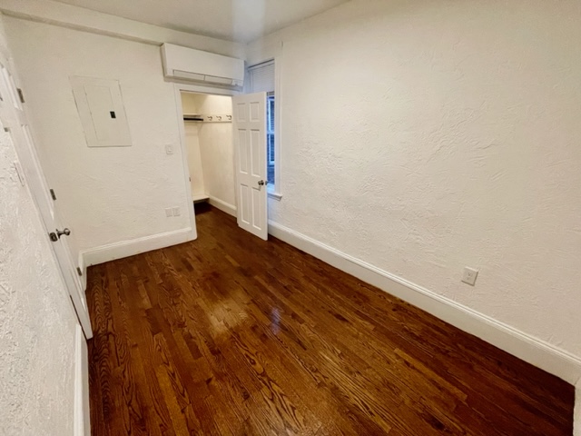 4 Garden Ct, North End