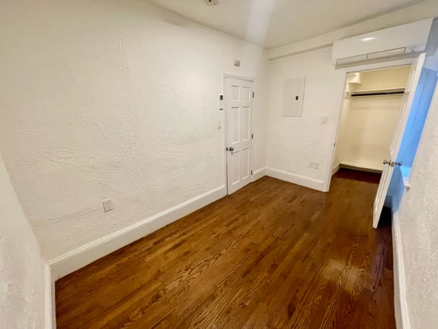 4 Garden Ct, North End