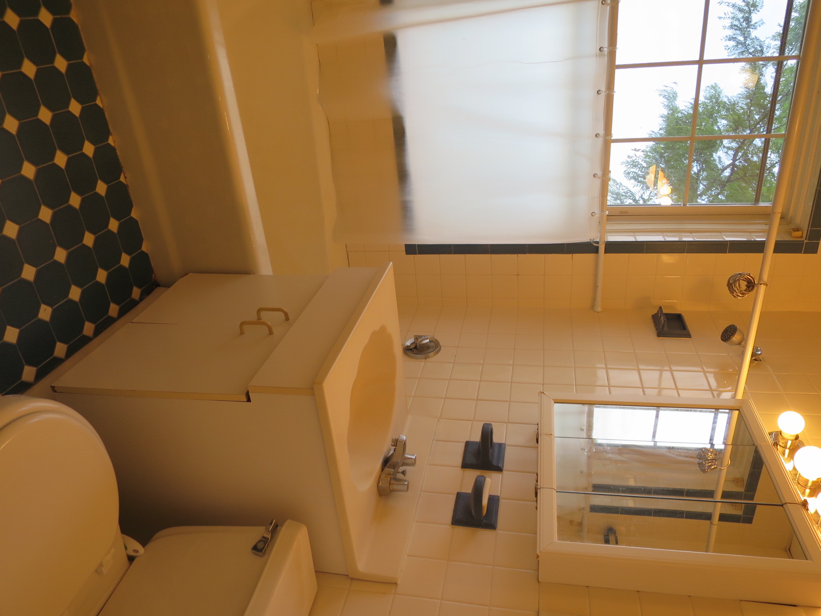 36 College Ave, Davis Square