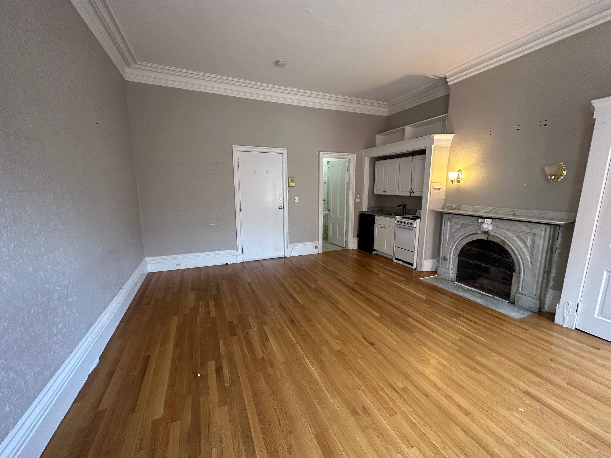 98 Charles St, Beacon Hill