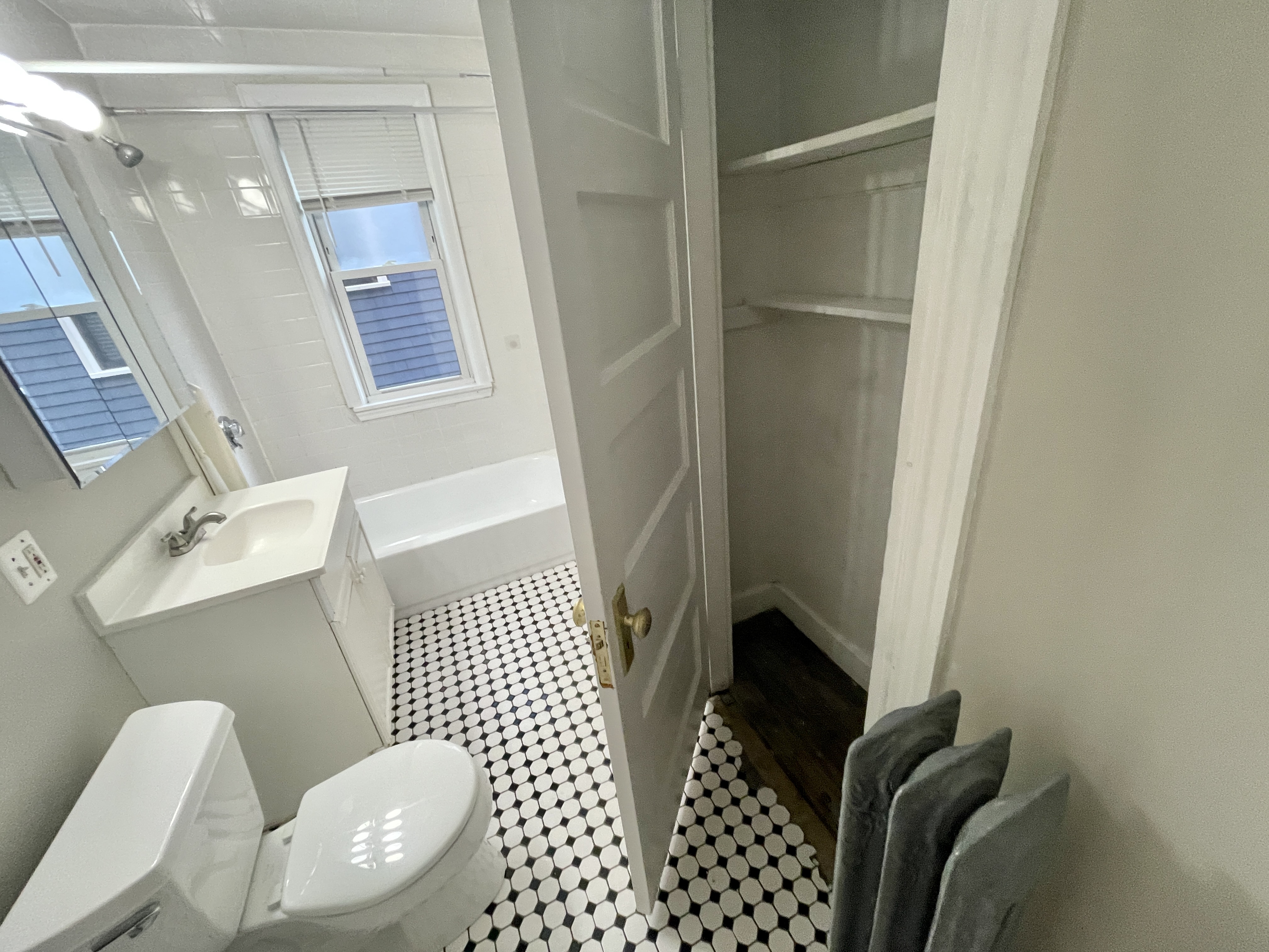 10 Cambridge Ter, Porter Square