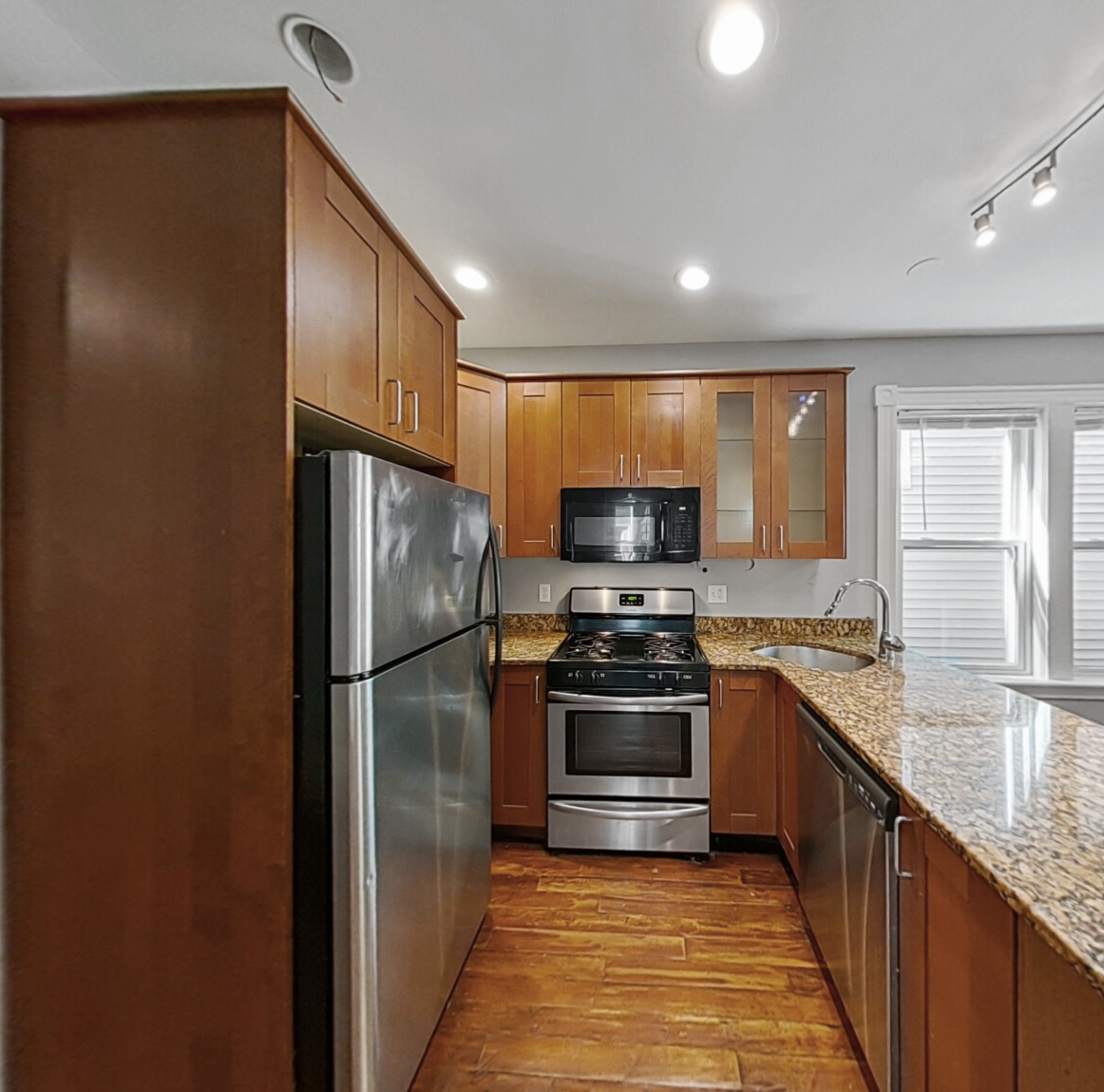 737 Parker St, Mission Hill