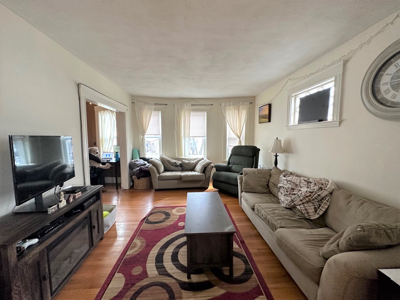 130 North, Teele Square