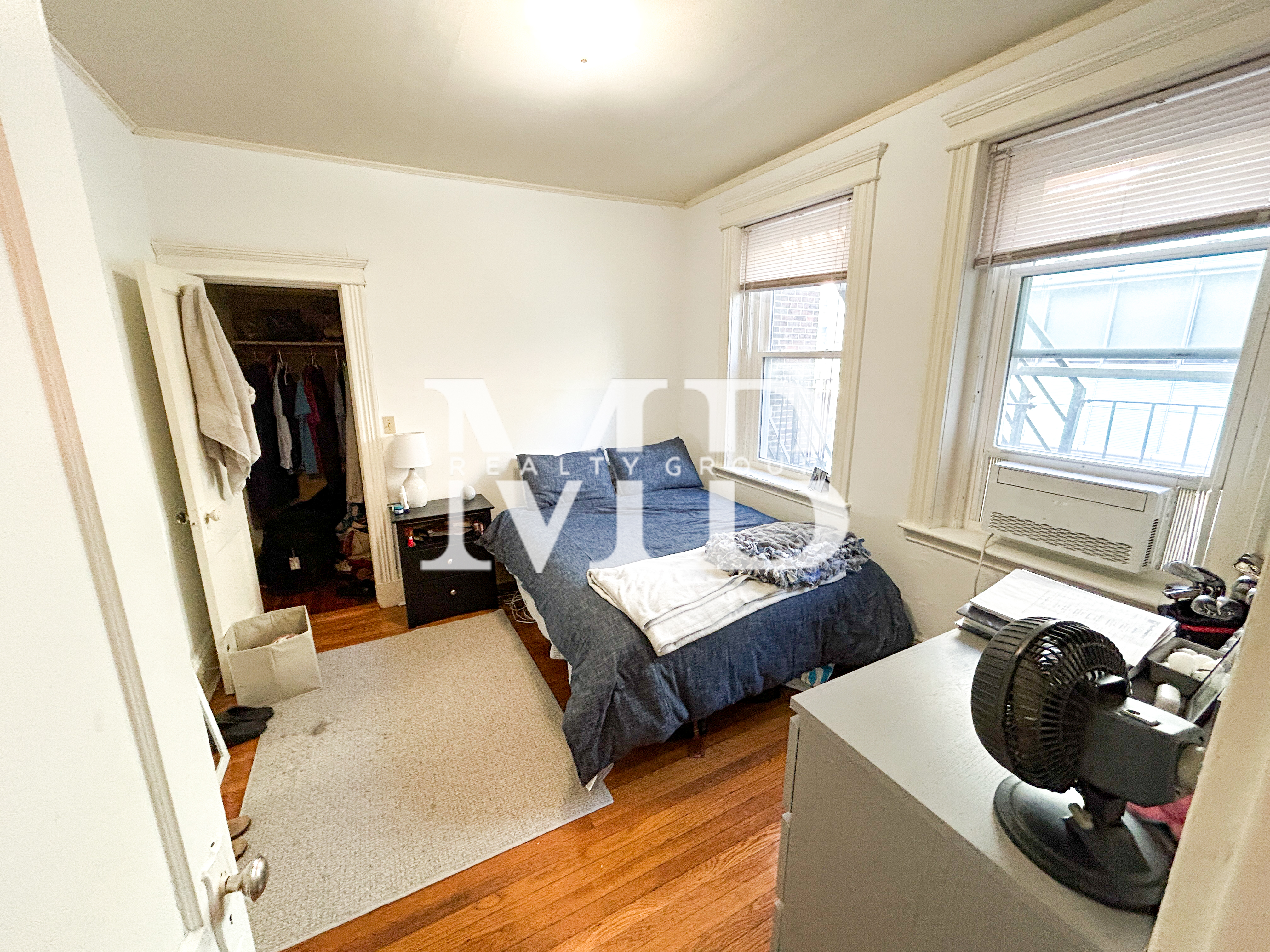 14 Palace Rd, Longwood