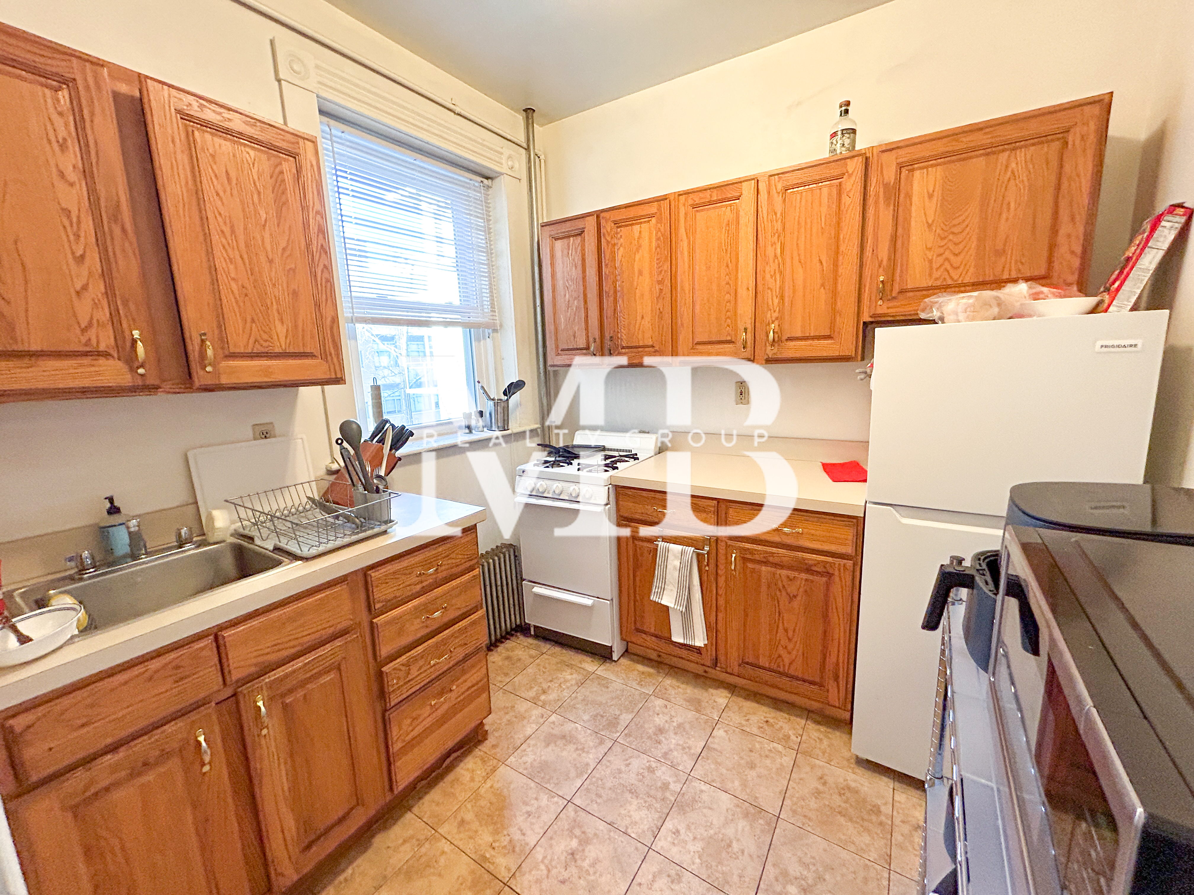 14 Palace Rd, Longwood