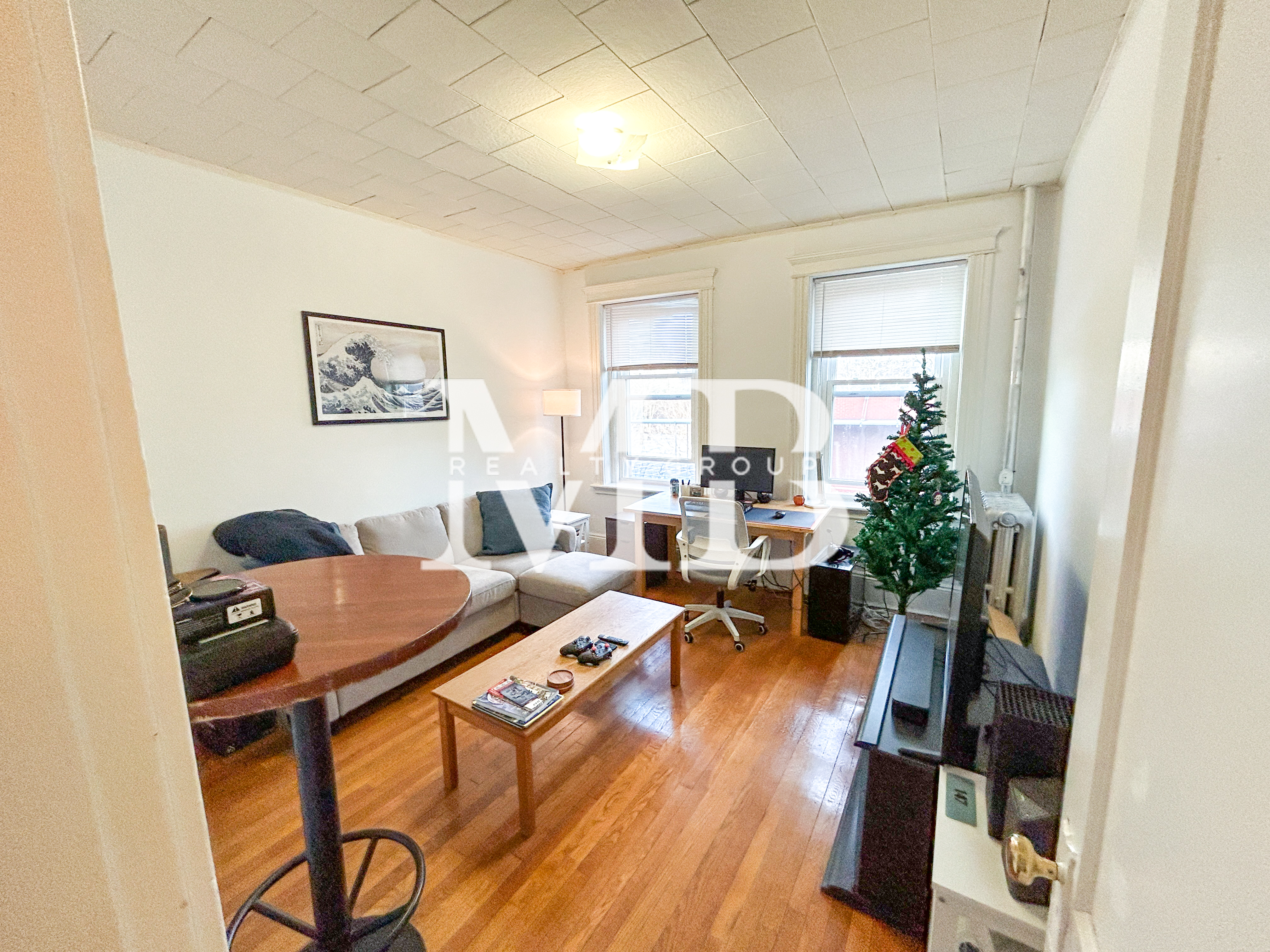 14 Palace Rd, Longwood