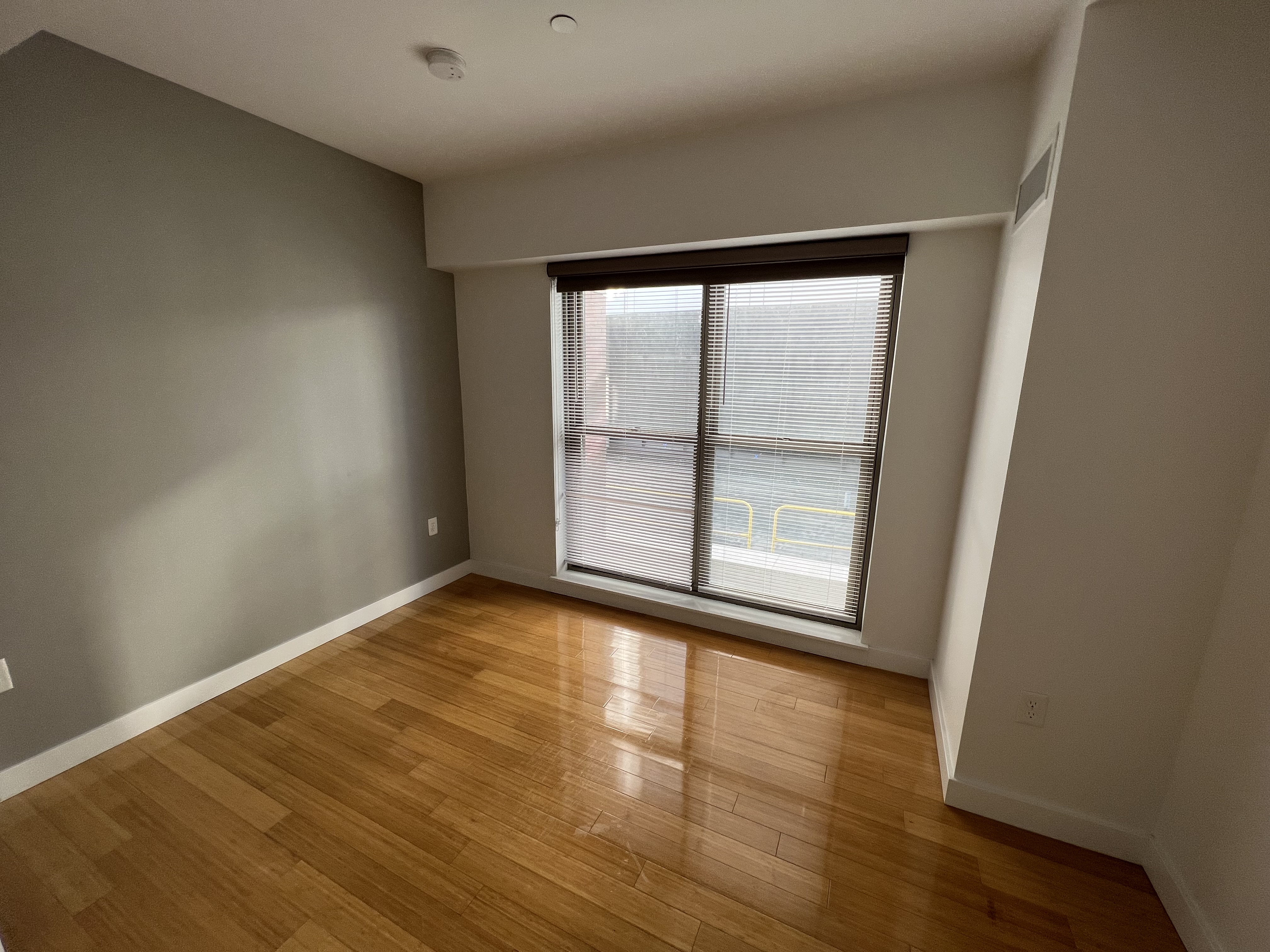 1085 Boylston St, Fenway