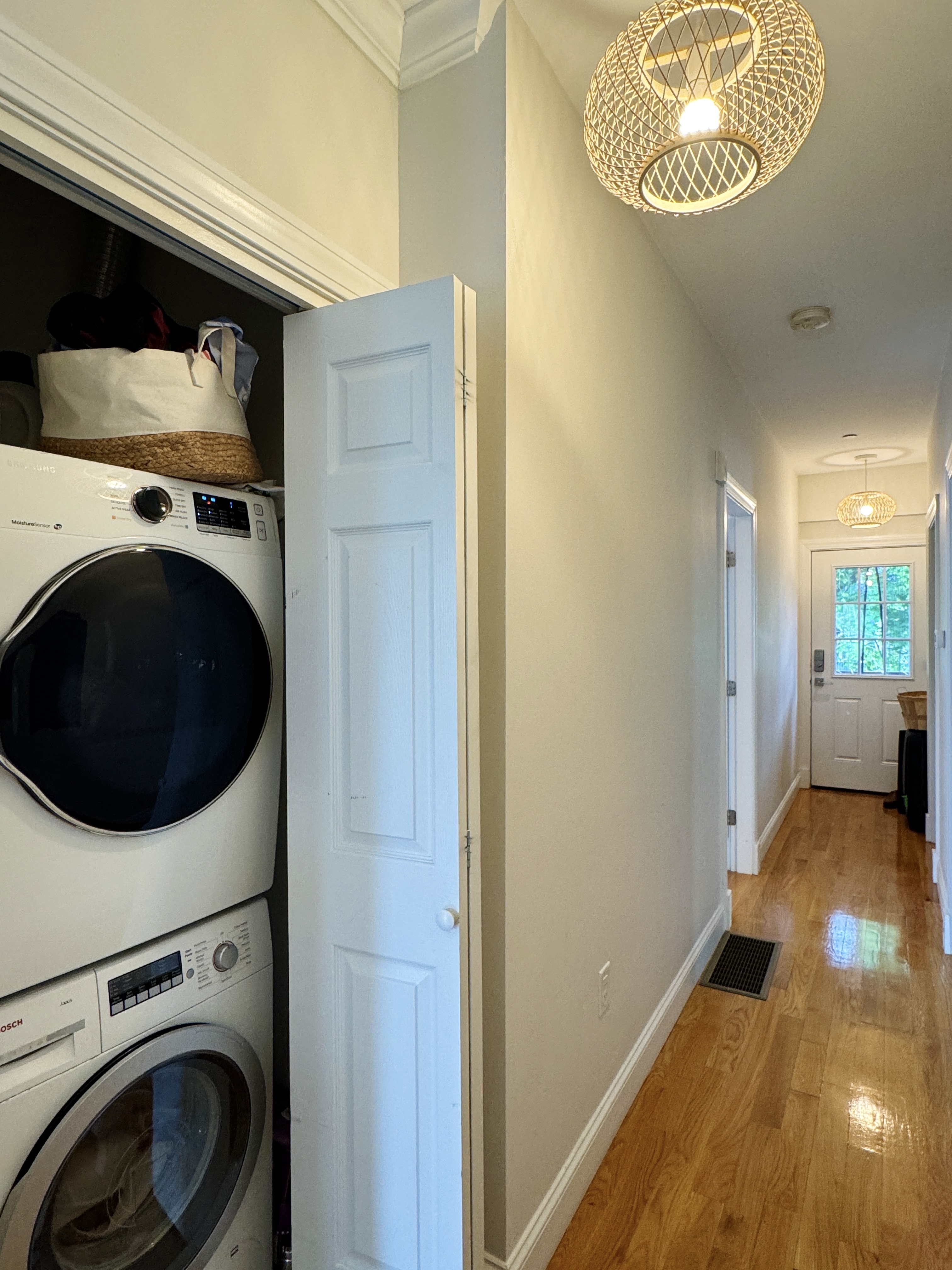 200 Willow Ave, Powder House Square