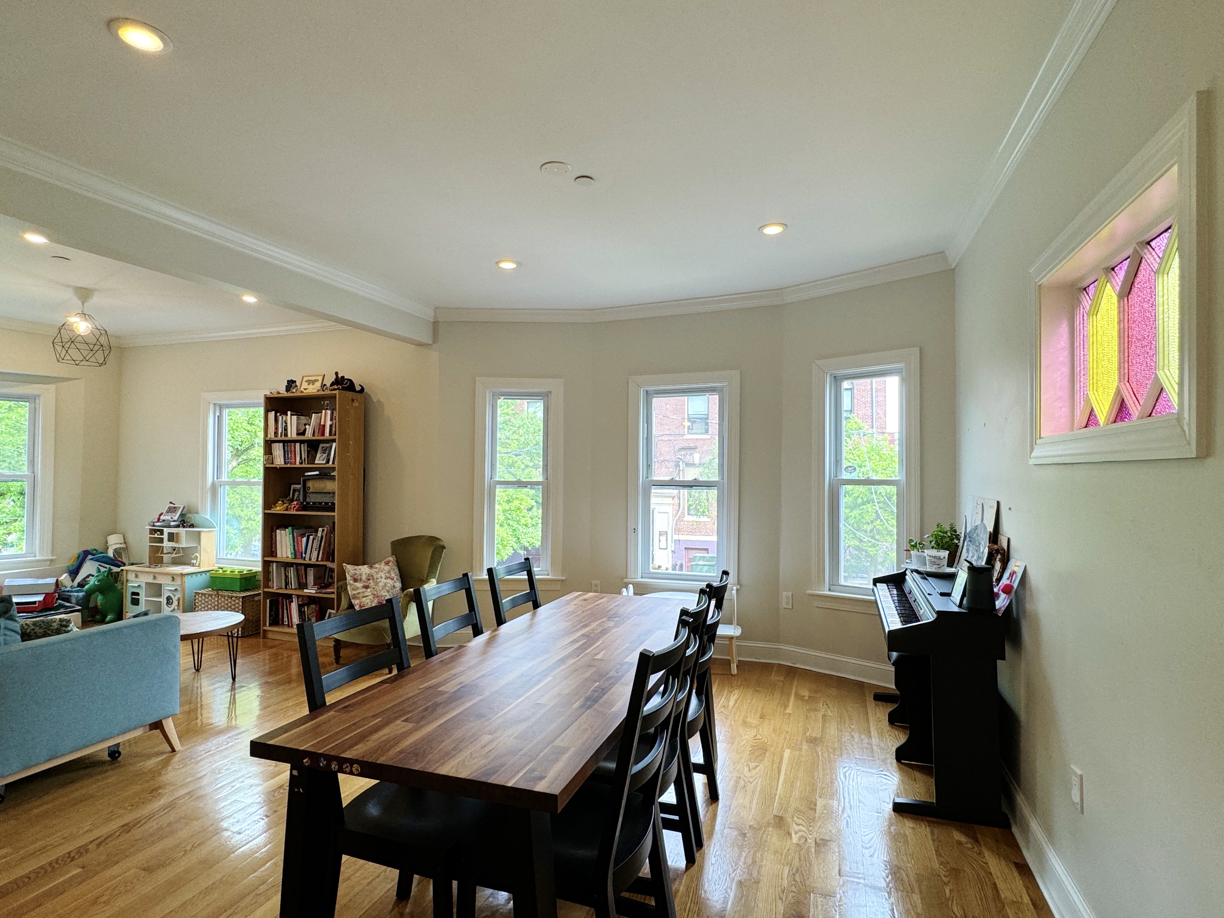 200 Willow Ave, Powder House Square