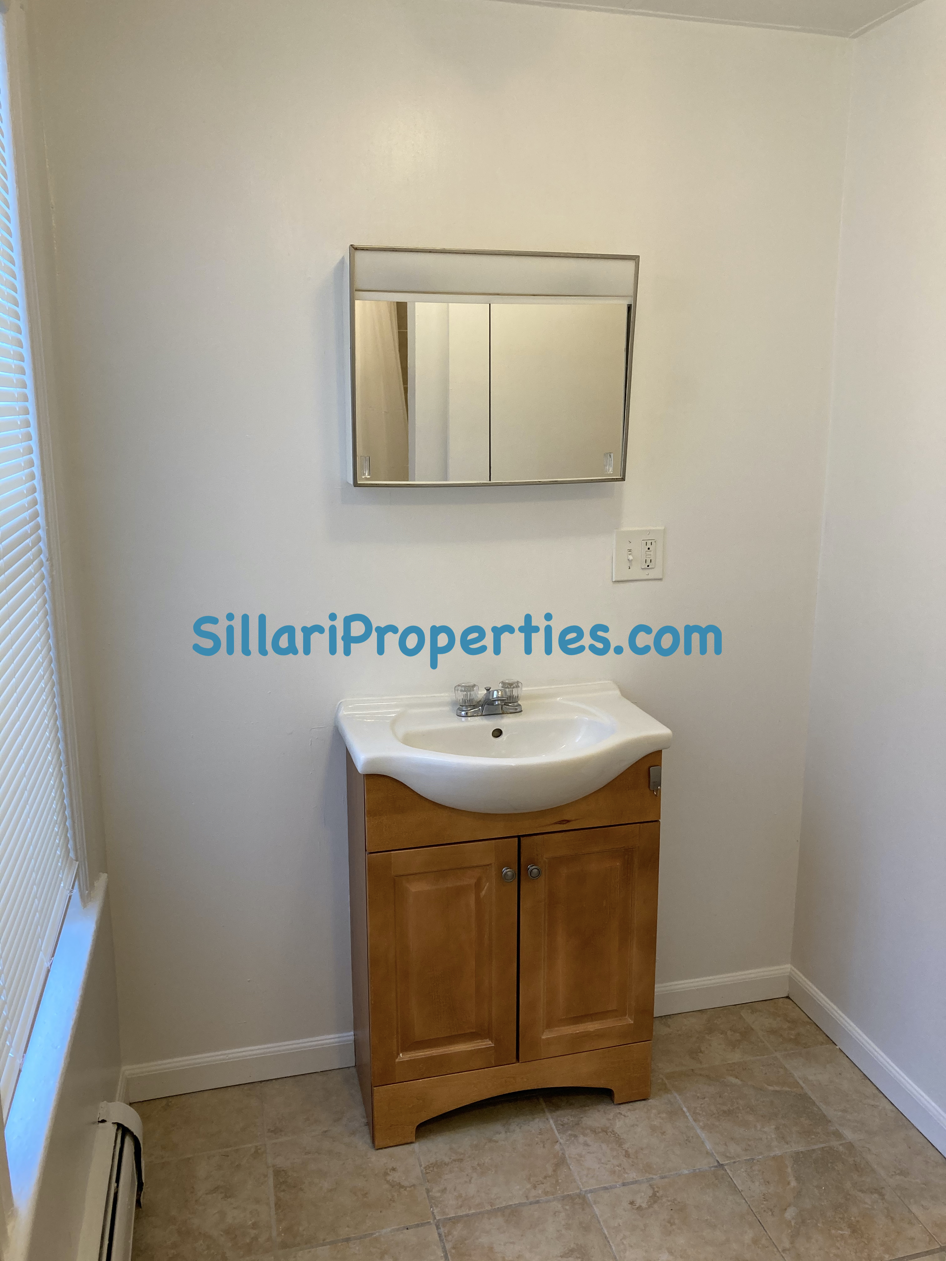 10 Garrison Ave, West Somerville