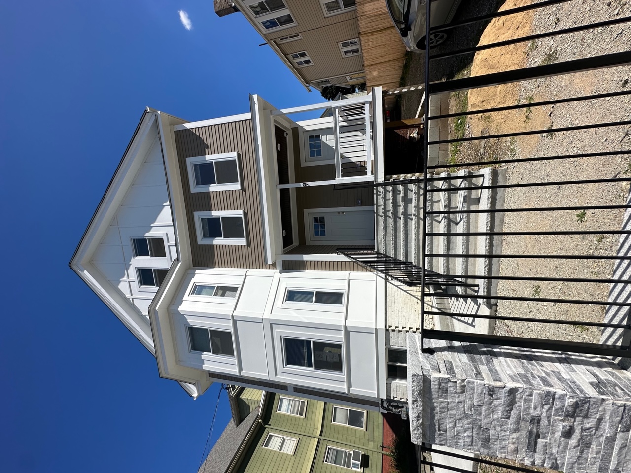 9 Bartlett St, Magoun Square