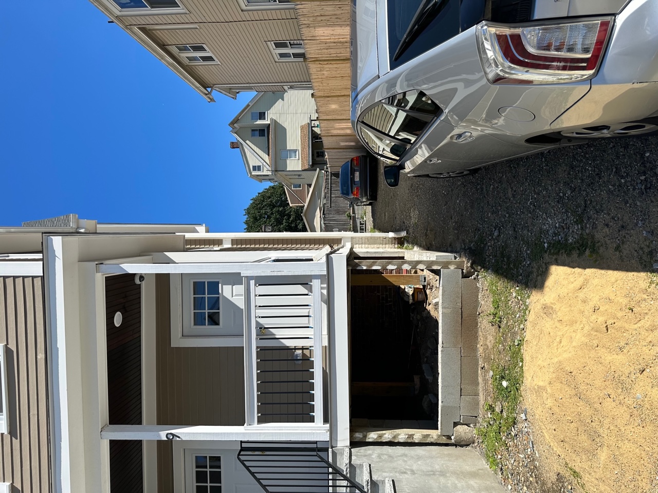 9 Bartlett St, Magoun Square