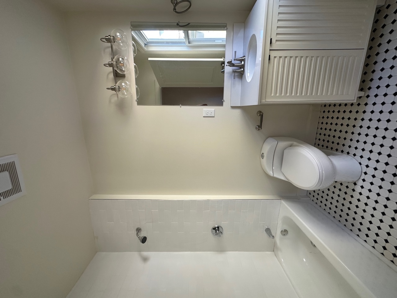 9 Bartlett St, Magoun Square