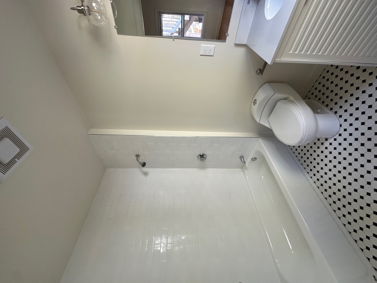 9 Bartlett St, Magoun Square