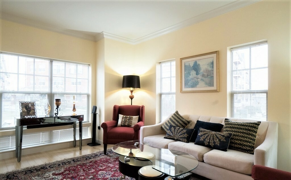 2012 Symmes Circle, Arlington