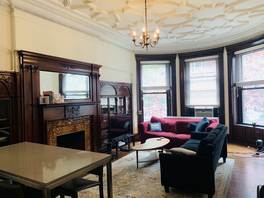 27 Bay State Rd, Fenway