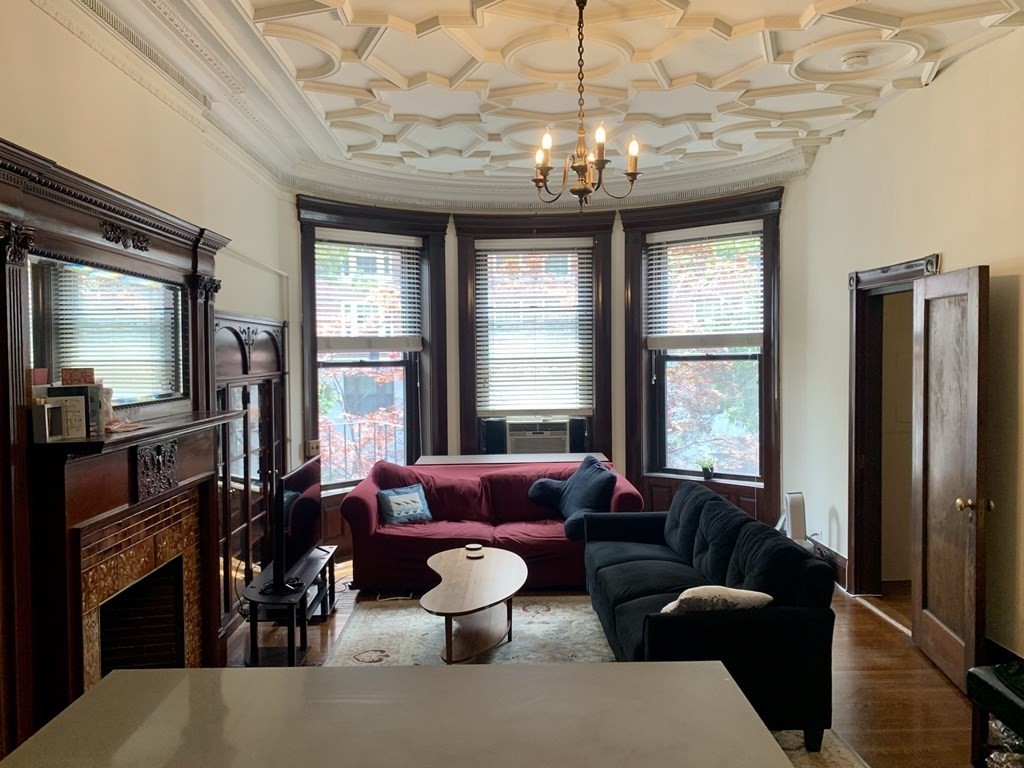 27 Bay State Rd, Fenway