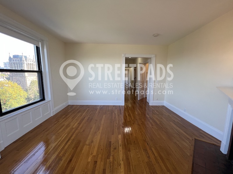 504 Beacon St, Fenway