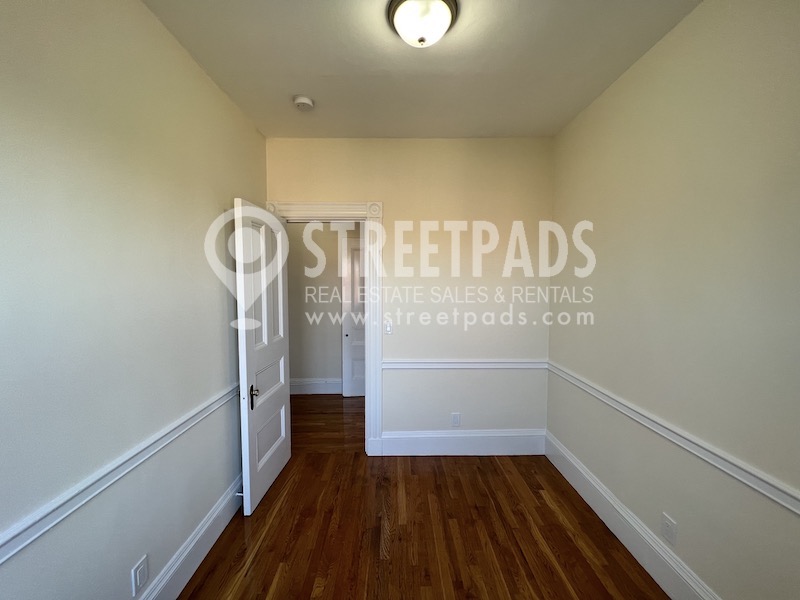 504 Beacon St, Fenway