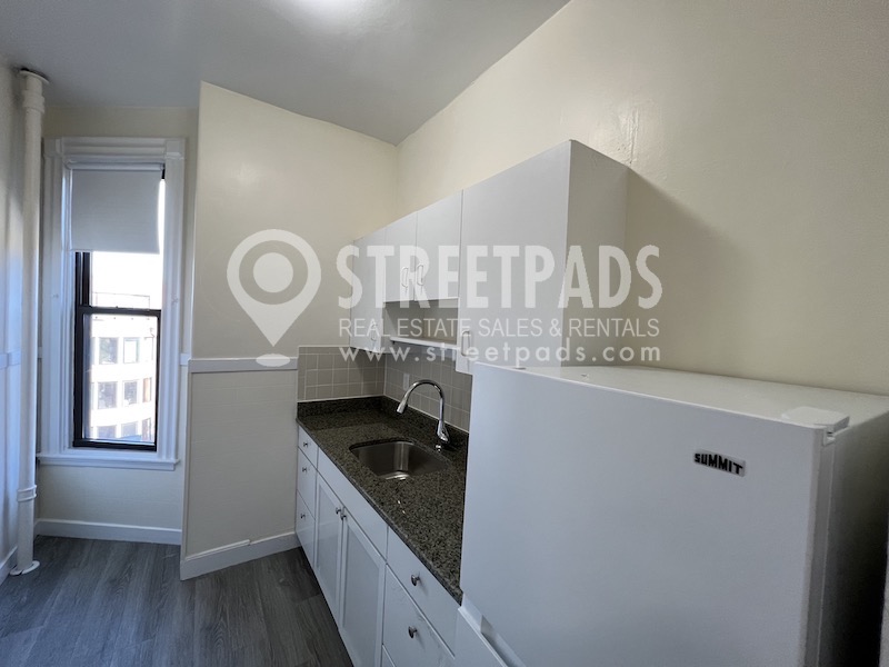 504 Beacon St, Fenway