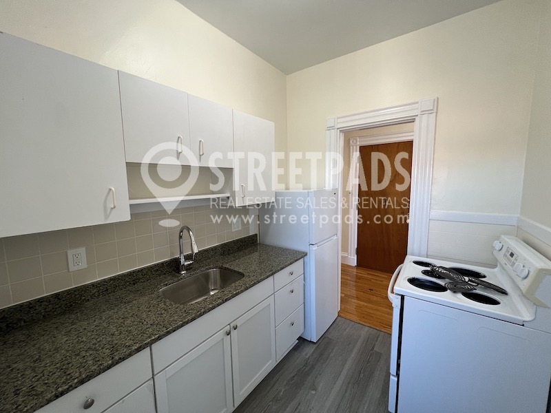 504 Beacon St, Fenway