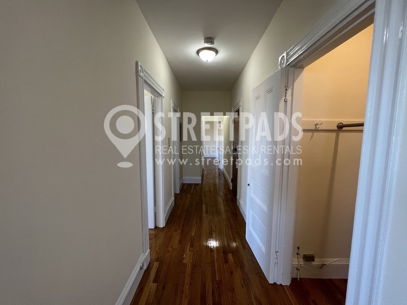 504 Beacon St, Fenway