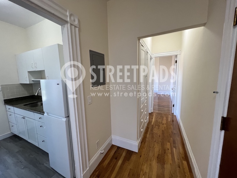 504 Beacon St, Fenway