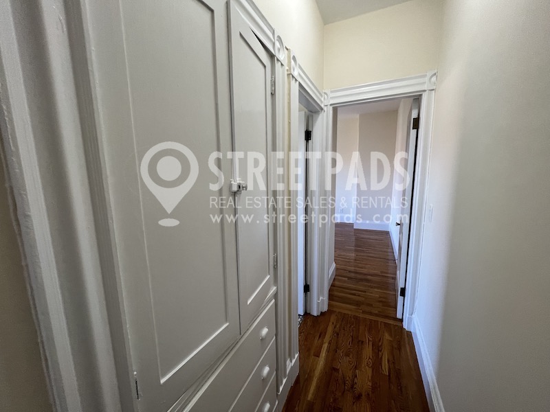 504 Beacon St, Fenway