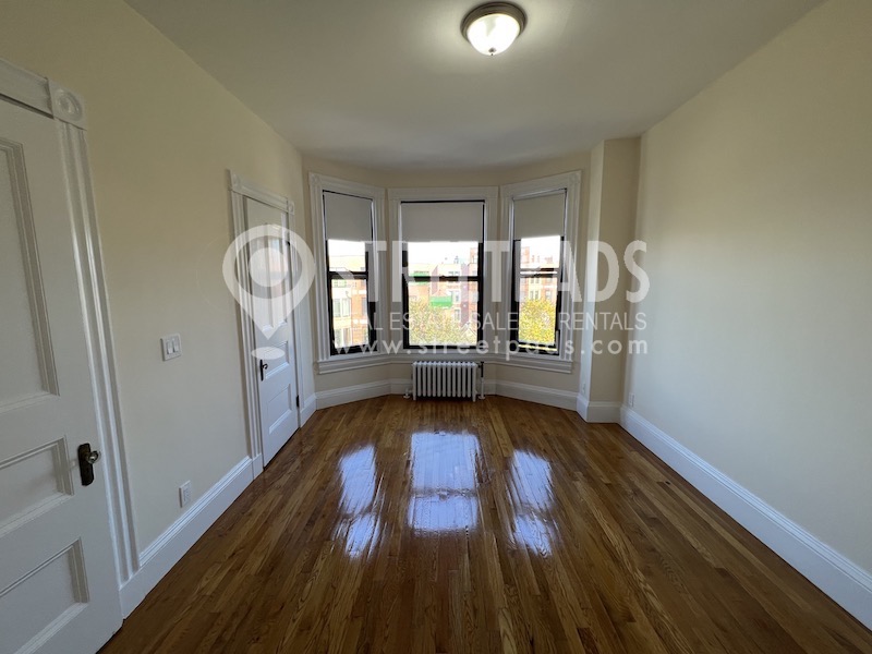 504 Beacon St, Fenway