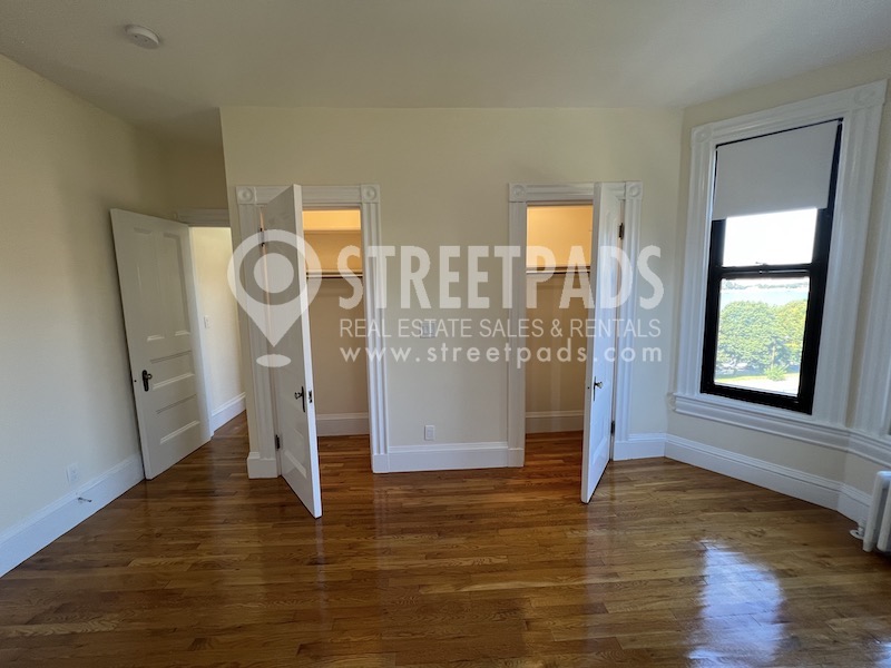 504 Beacon St, Fenway