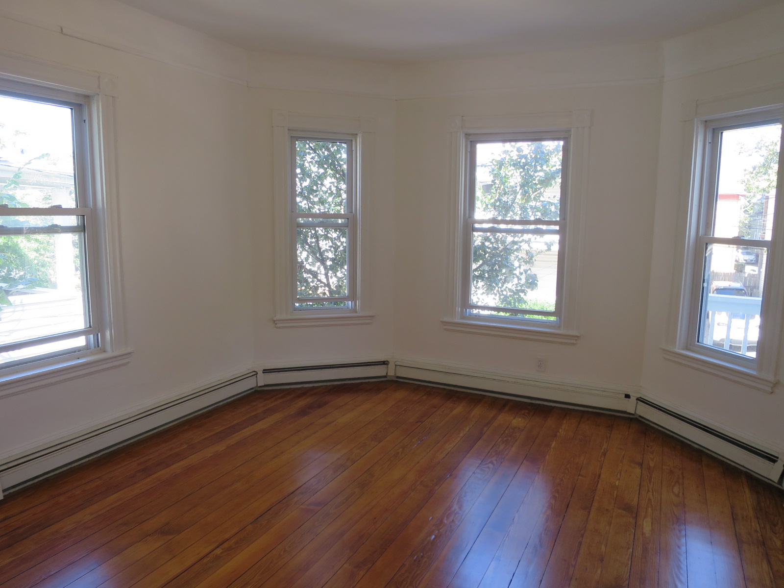 17 Charnwood Rd, Davis Square