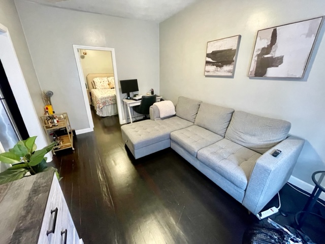 8 Margaret St, North End