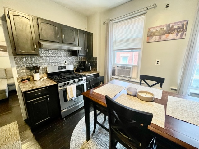 8 Margaret St, North End