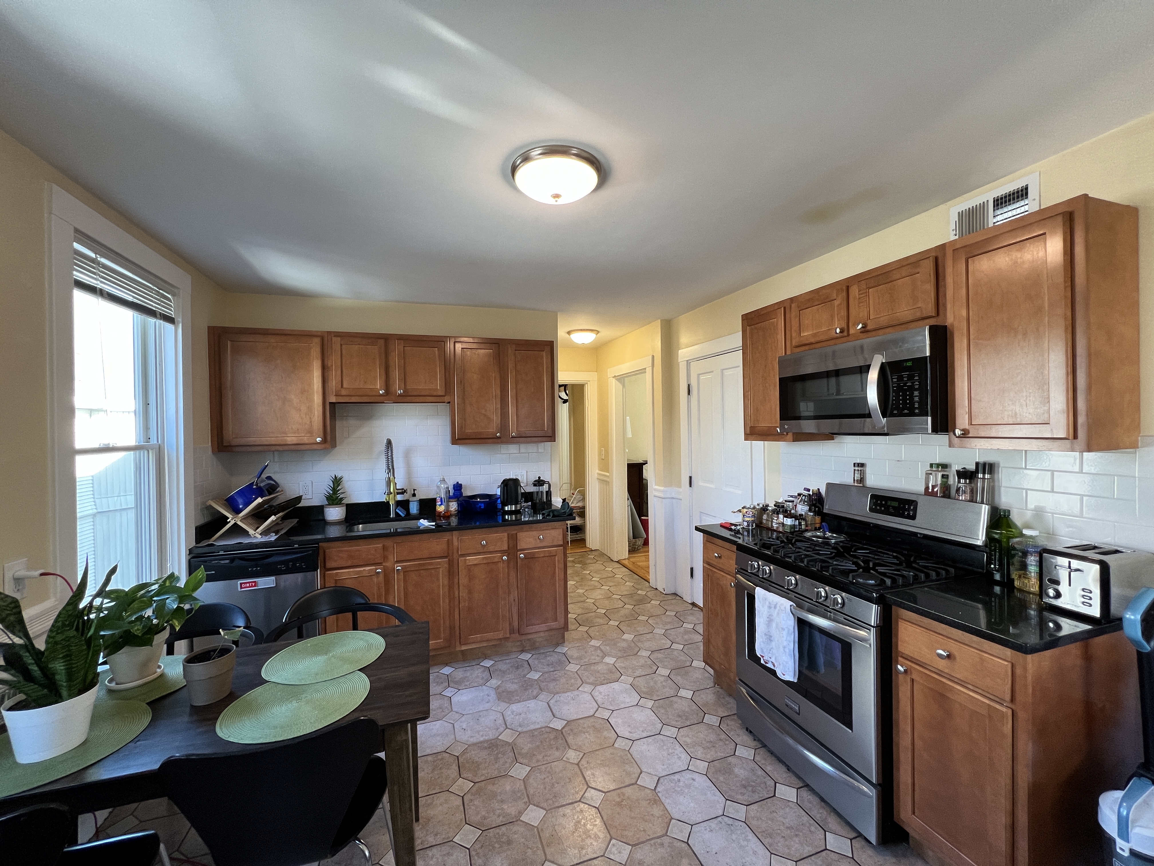 176 Elm, Davis Square