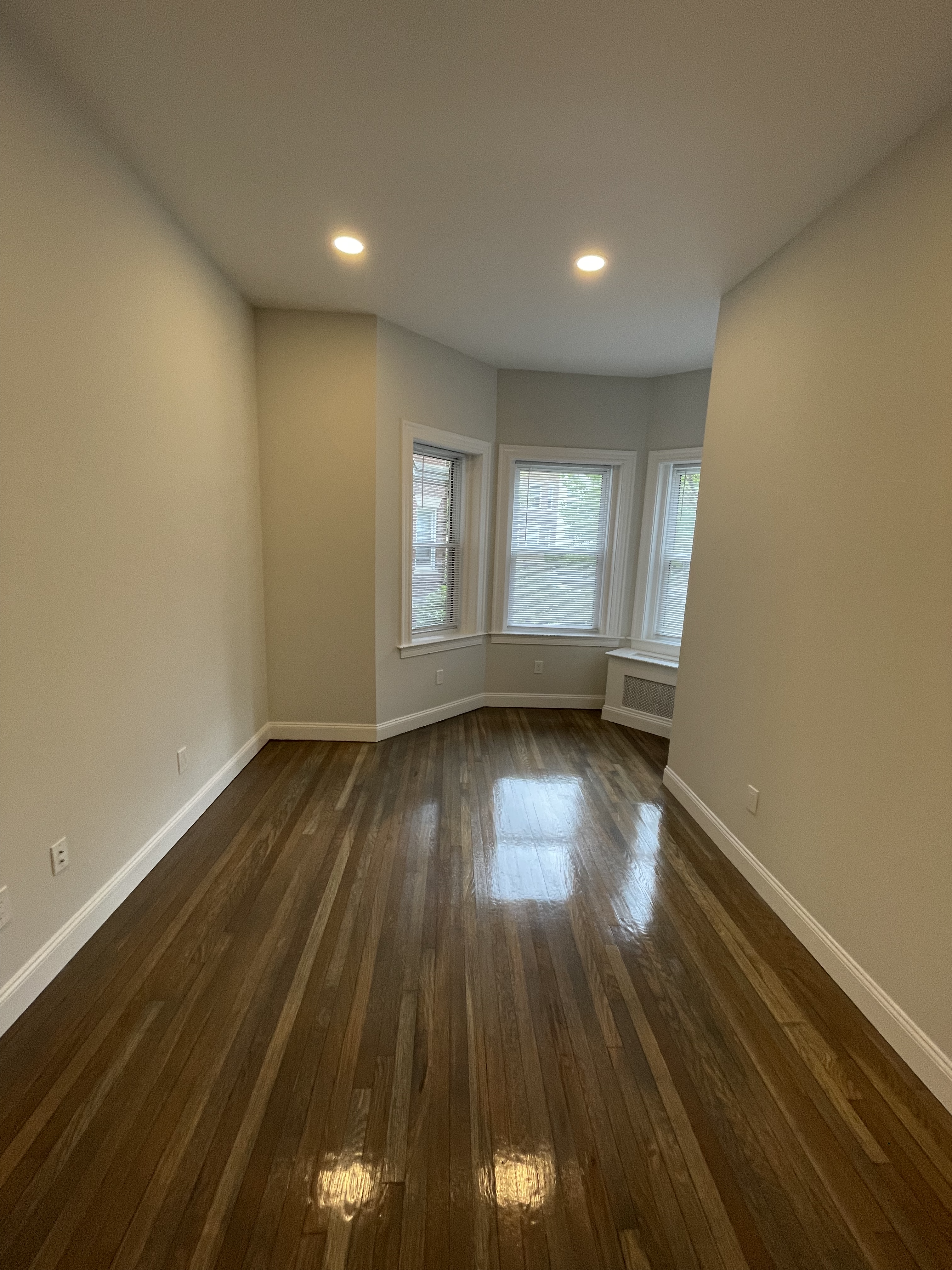 102 Queensberry St, Fenway