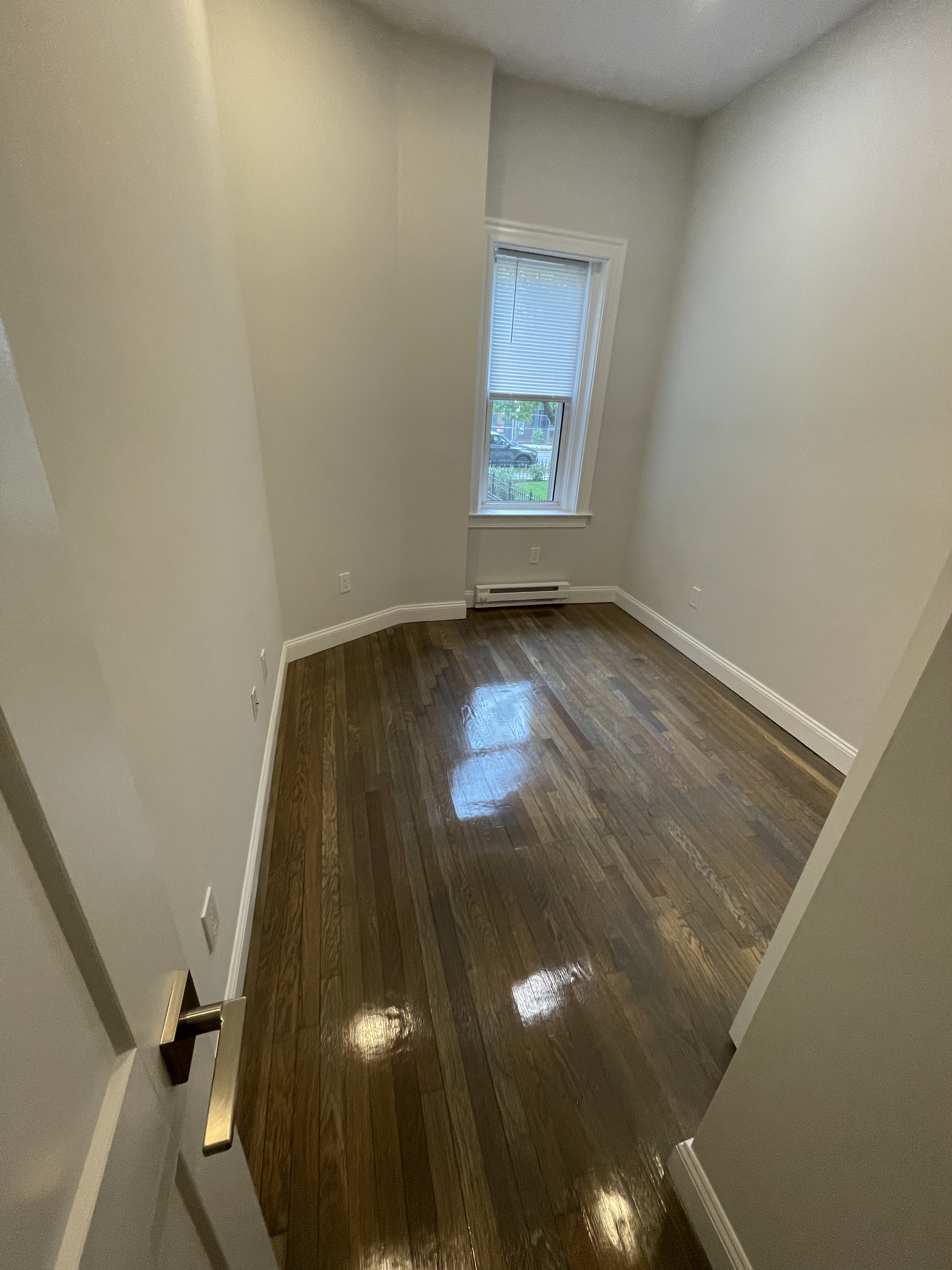 102 Queensberry St, Fenway