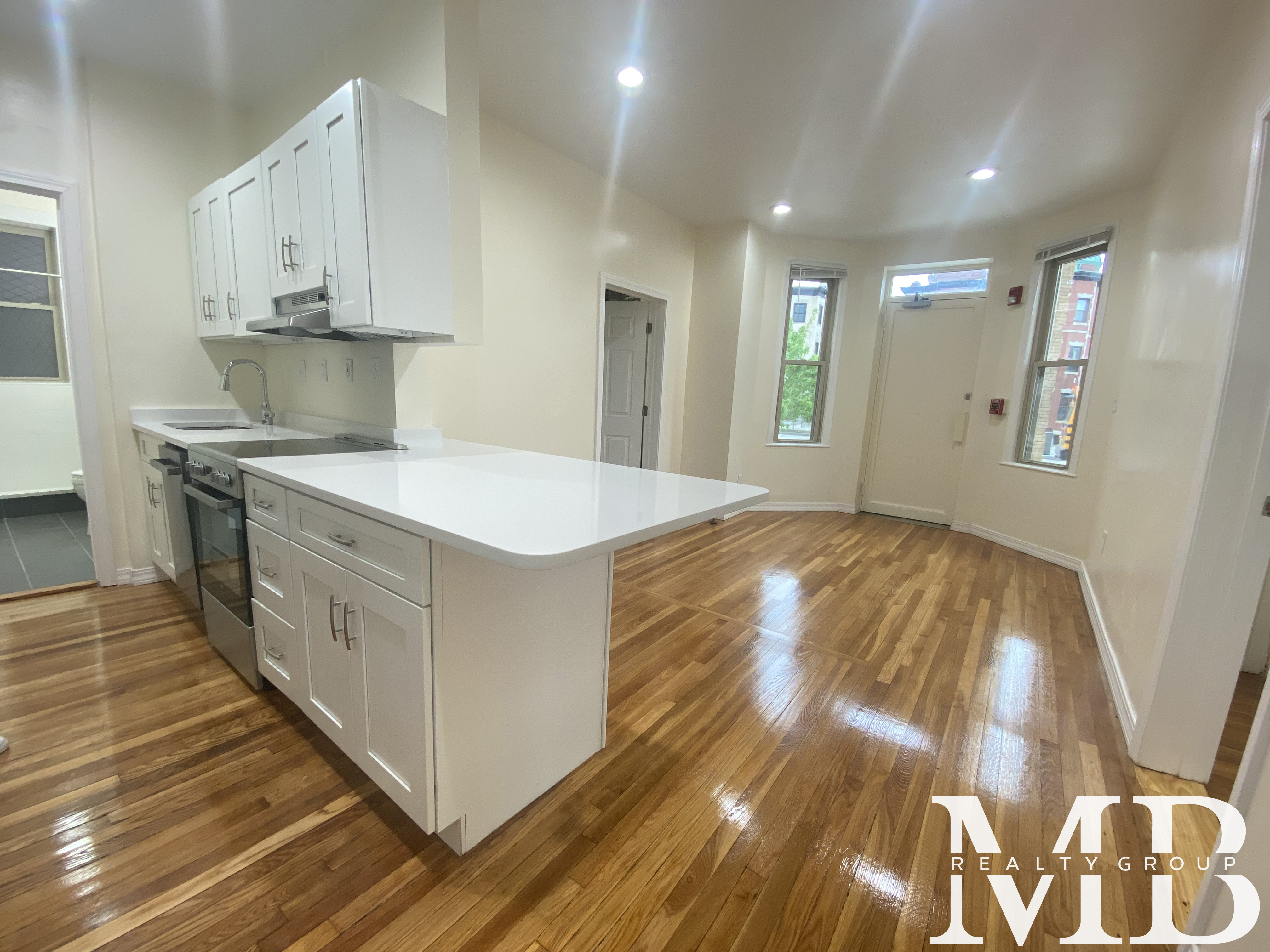 879 Beacon St, Fenway