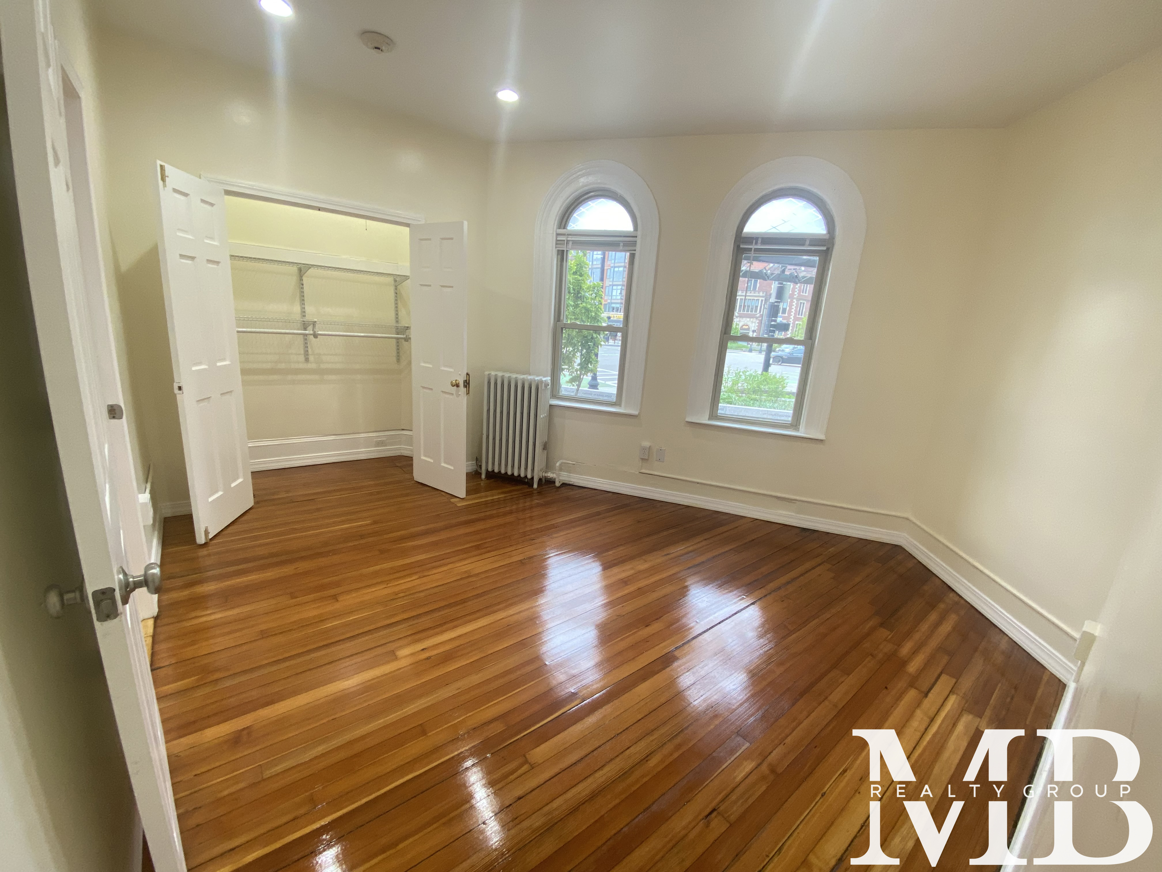 879 Beacon St, Fenway