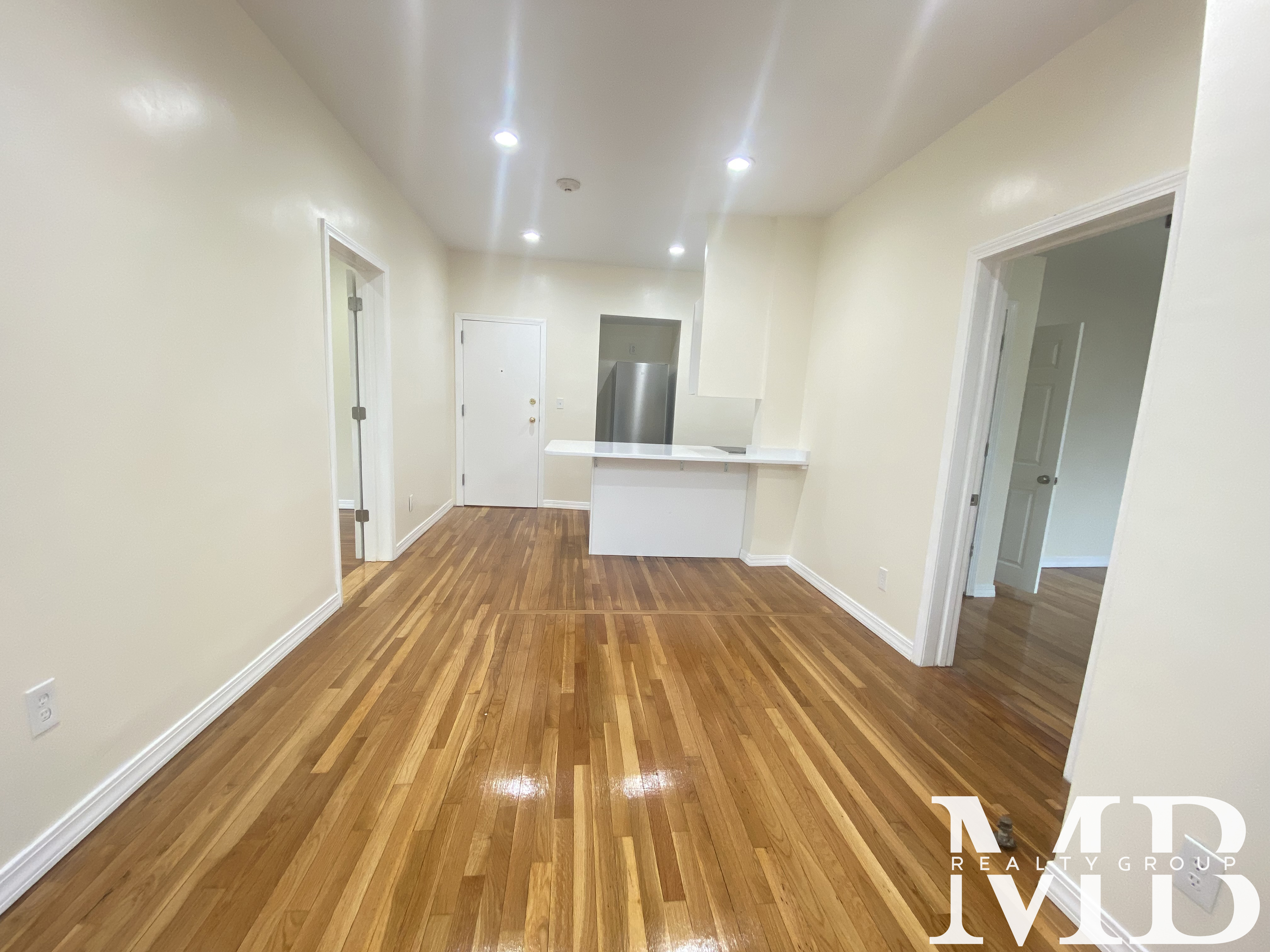 879 Beacon St, Fenway