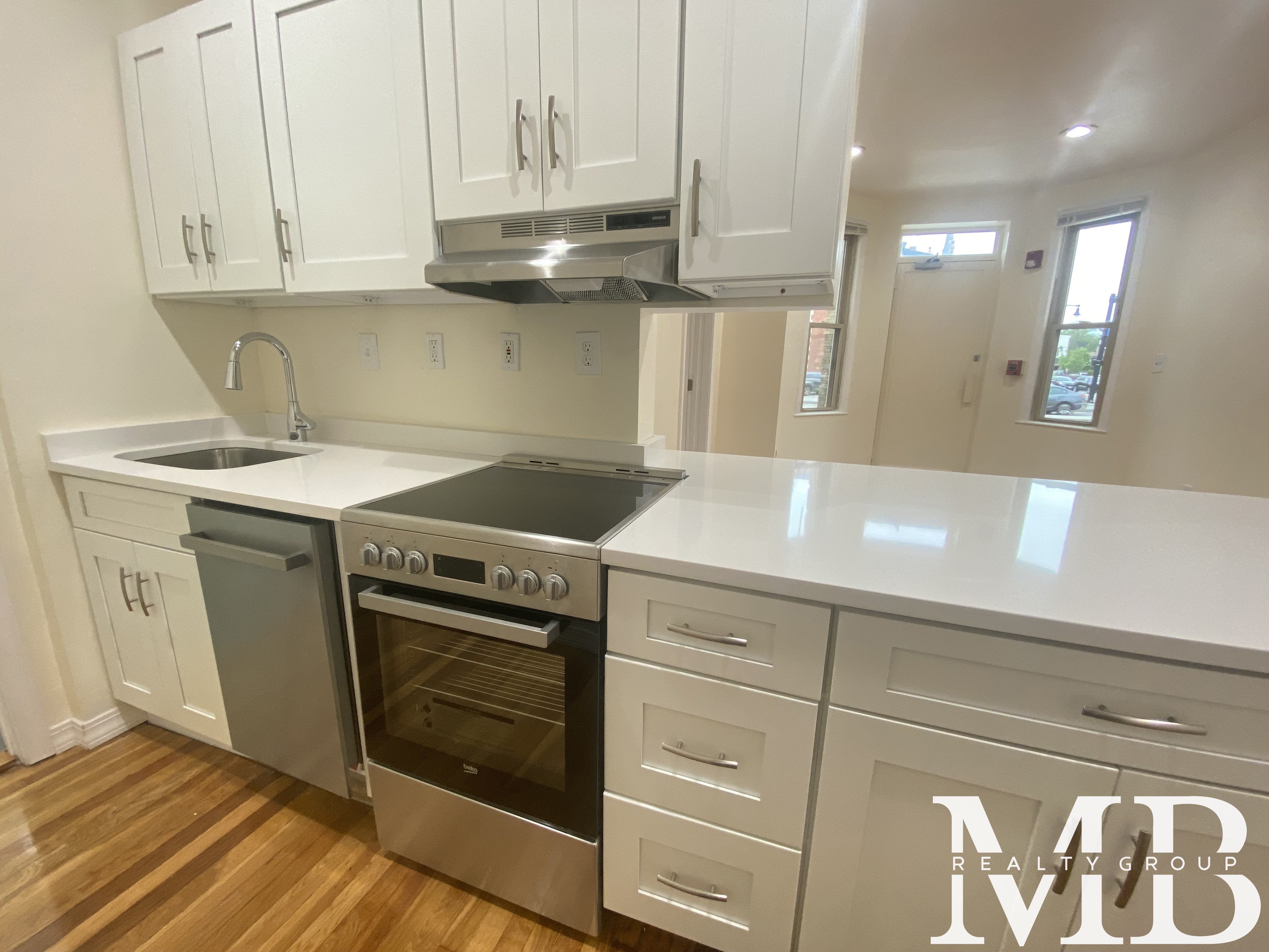 879 Beacon St, Fenway